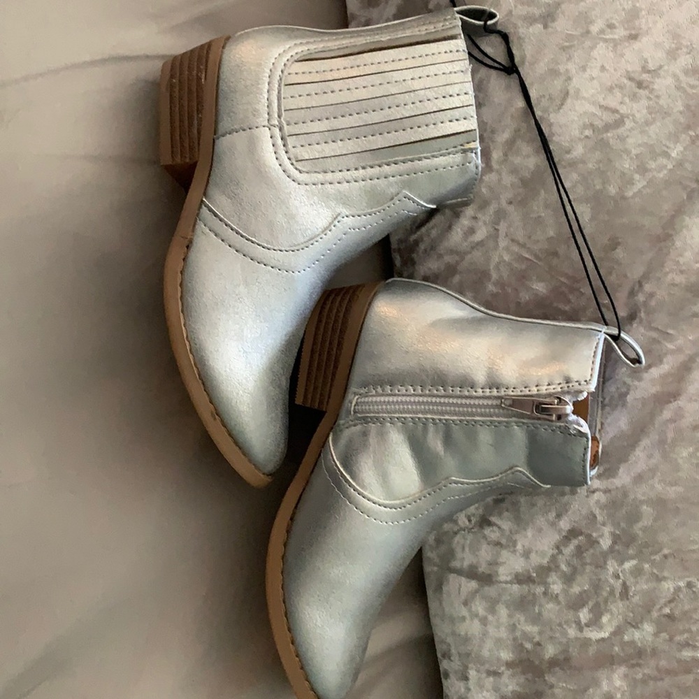 Super cute shimmery booties new with tags!